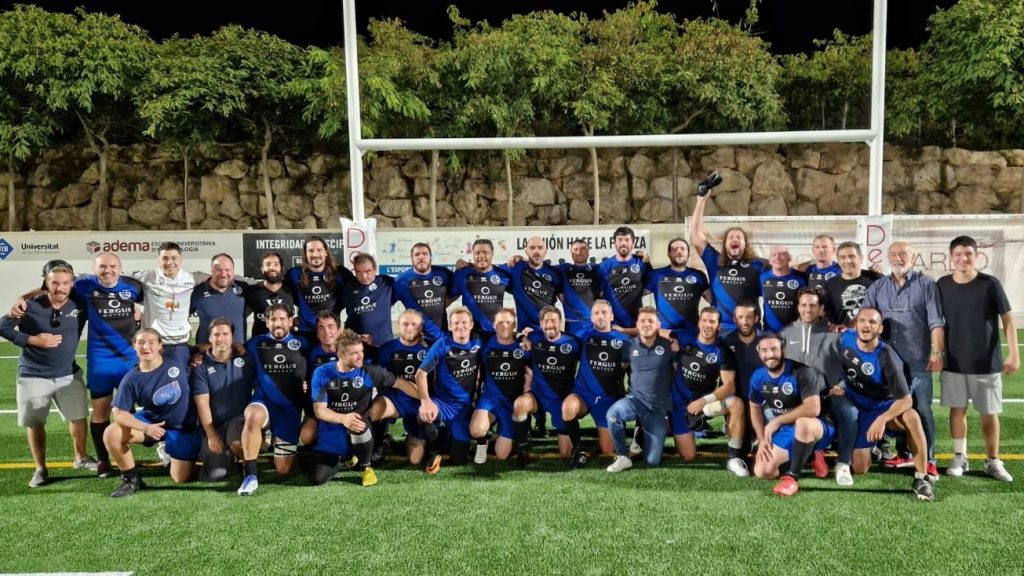 El equipo celebrando tras un partido